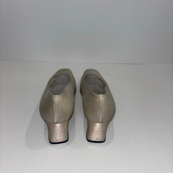 Stuart Weitzman Metallic Square Toe Low Heel Pumps - Size 8 - Picture 8 of 13